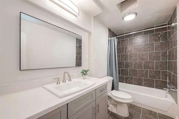 $1,300 | 2601 Marilee Lane, Unit 3, Houston, TX 77057