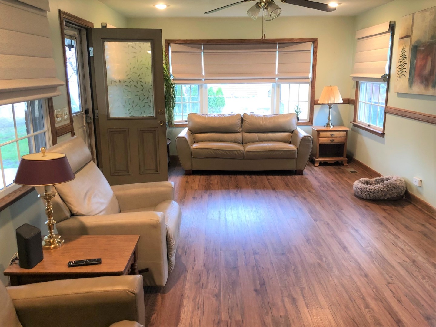 408 North Aldine Avenue Park Ridge, IL 60068 - Photo 3 of 12 a living room with furniture and a wooden floor