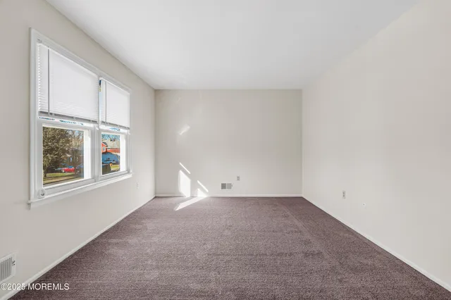 $2,300 | 144 New Cedar Lane, Hamilton, NJ 08610