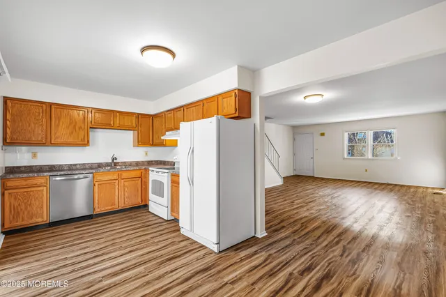 $2,300 | 144 New Cedar Lane, Hamilton, NJ 08610