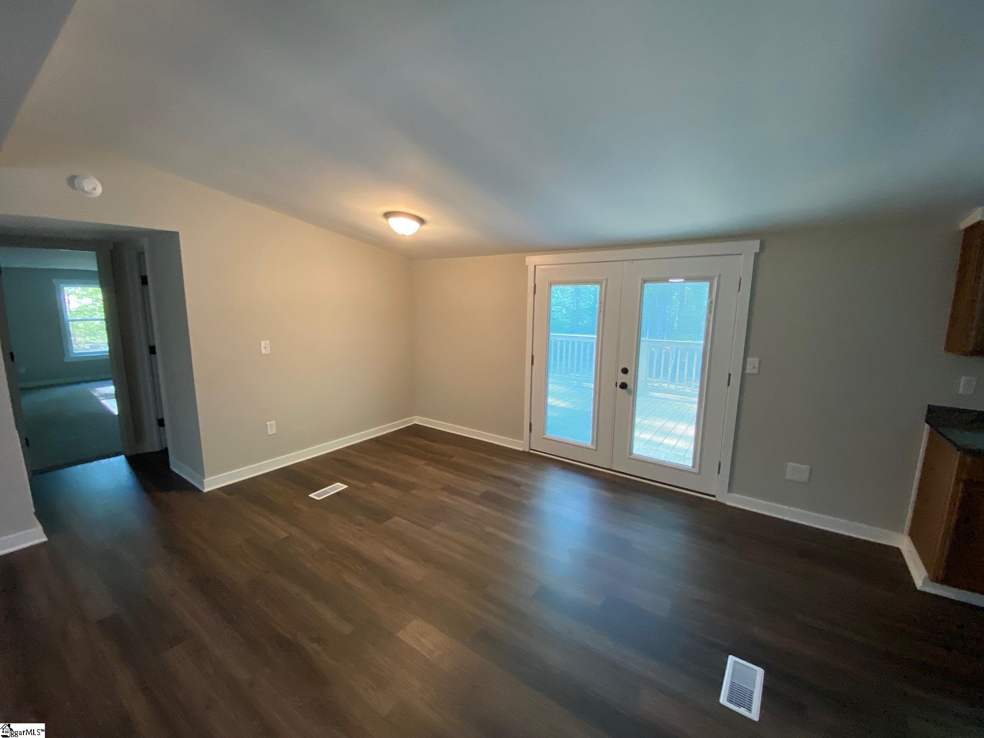 560 Carousel Road Gray Court, SC 29645 - Photo 17 of 39 Gallery Image 17