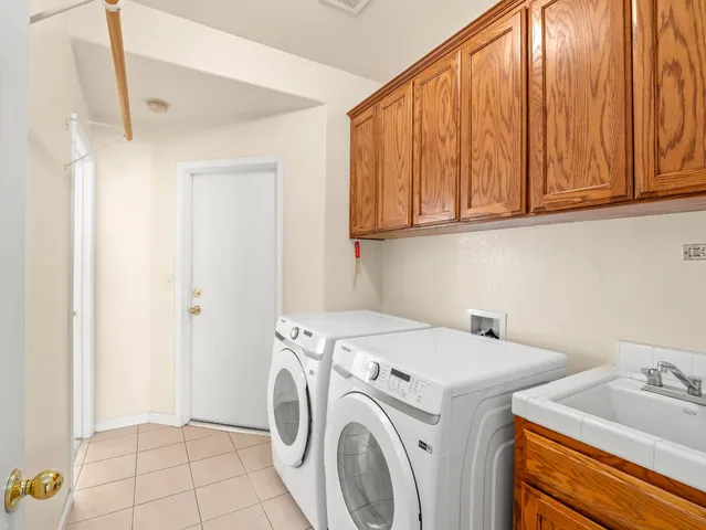 $530,000 | 2887 East Christopher Drive, Fresno, CA 93720