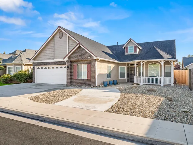 $530,000 | 2887 East Christopher Drive, Fresno, CA 93720