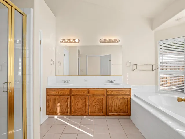 $530,000 | 2887 East Christopher Drive, Fresno, CA 93720