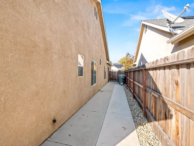 $530,000 | 2887 East Christopher Drive, Fresno, CA 93720