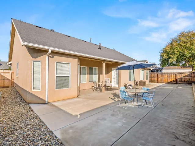 $530,000 | 2887 East Christopher Drive, Fresno, CA 93720