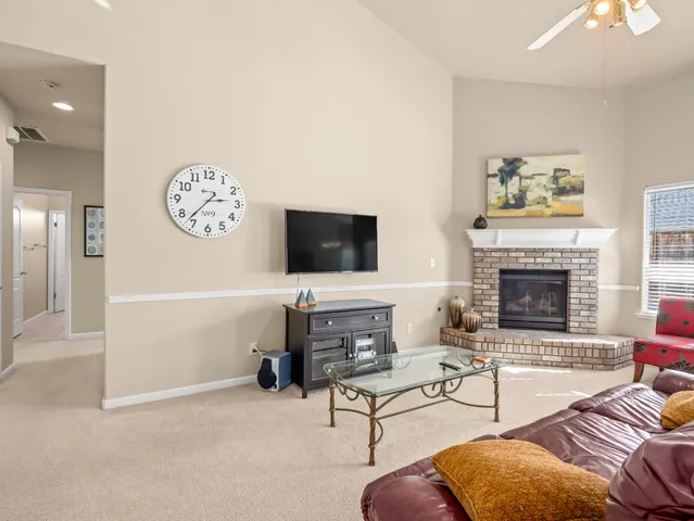 $530,000 | 2887 East Christopher Drive, Fresno, CA 93720