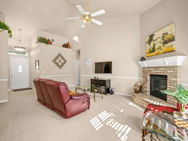 $530,000 | 2887 East Christopher Drive, Fresno, CA 93720