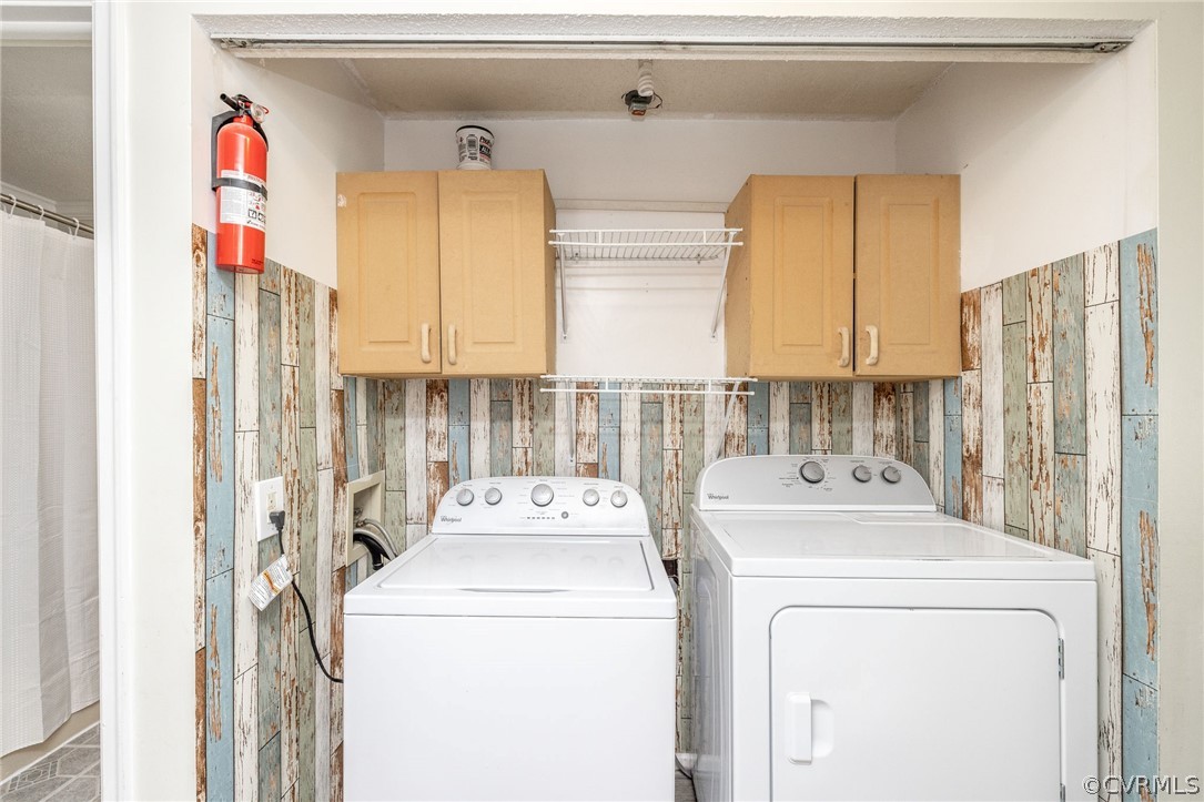 10112 Ridgerun Road Chesterfield, VA 23832 - Photo 18 of 27 a utility room with dryer and washer
