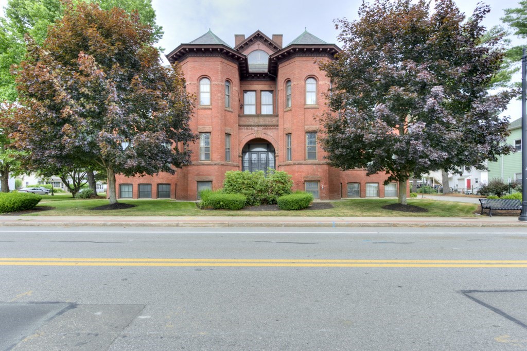 321 Plantation Street, Unit 102 Worcester, MA 01604 - Photo 1 of 35