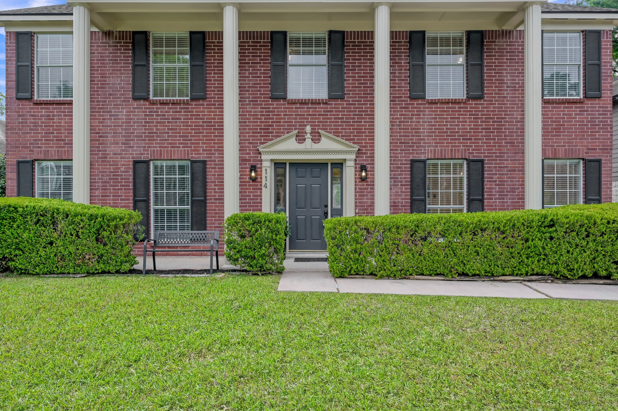 114 Regency Way Conroe, TX 77304 - Photo 3 of 48 This home has 5 bedrooms, 2.5 baths, a flex room, formal dining and breakfast area.