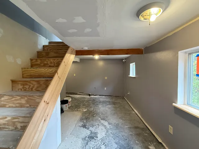 $180,000 | 387 Broadway, Bangor, ME 04401