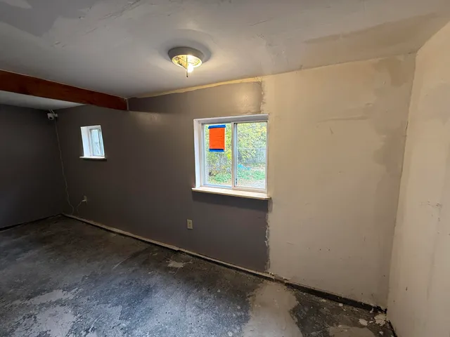 $180,000 | 387 Broadway, Bangor, ME 04401