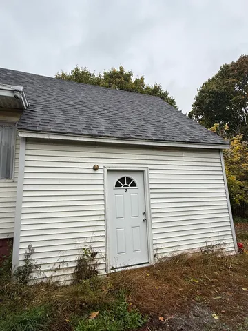 $180,000 | 387 Broadway, Bangor, ME 04401