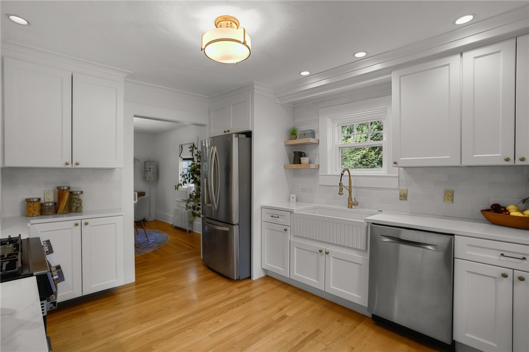 30 Ledge Road East Greenwich, RI 02818 - Photo 13 of 37 Kitchen with modern updates
