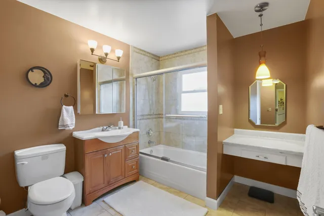 $469,900 | 8612 Jefferson Avenue, Munster, IN 46321