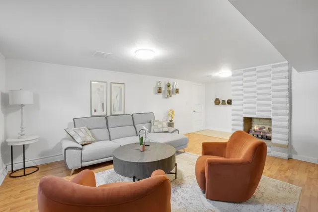 $469,900 | 8612 Jefferson Avenue, Munster, IN 46321