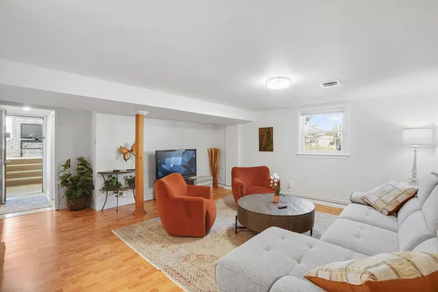 $469,900 | 8612 Jefferson Avenue, Munster, IN 46321