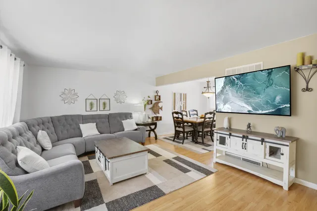 $469,900 | 8612 Jefferson Avenue, Munster, IN 46321