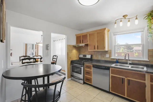 $469,900 | 8612 Jefferson Avenue, Munster, IN 46321