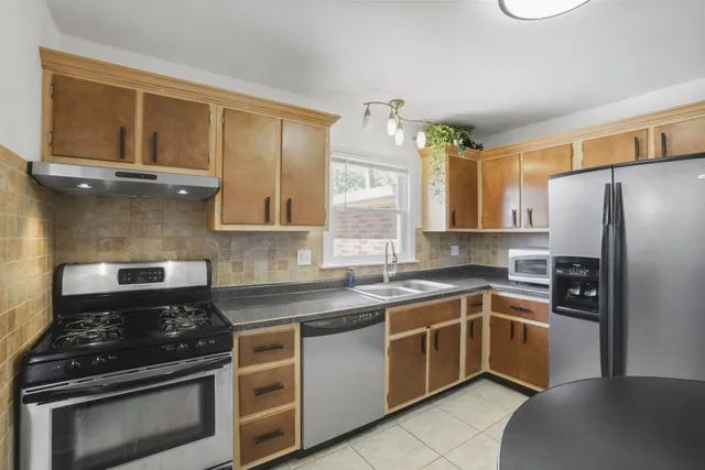 $469,900 | 8612 Jefferson Avenue, Munster, IN 46321