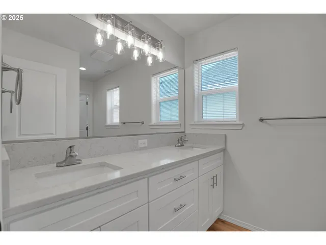 $489,900 | 20669 Southwest Skiver Street, Beaverton, OR 97078