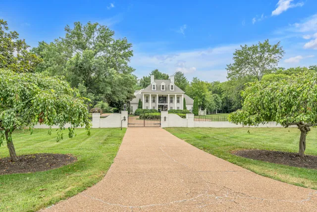 $2,499,000 | 2411 Old Hickory Boulevard, Nashville, TN 37221