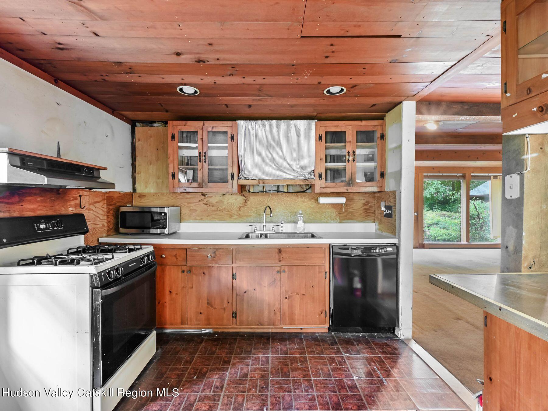 228 Plutarch Road Highland, NY 12528 - Photo 19 of 40 photo_online_019