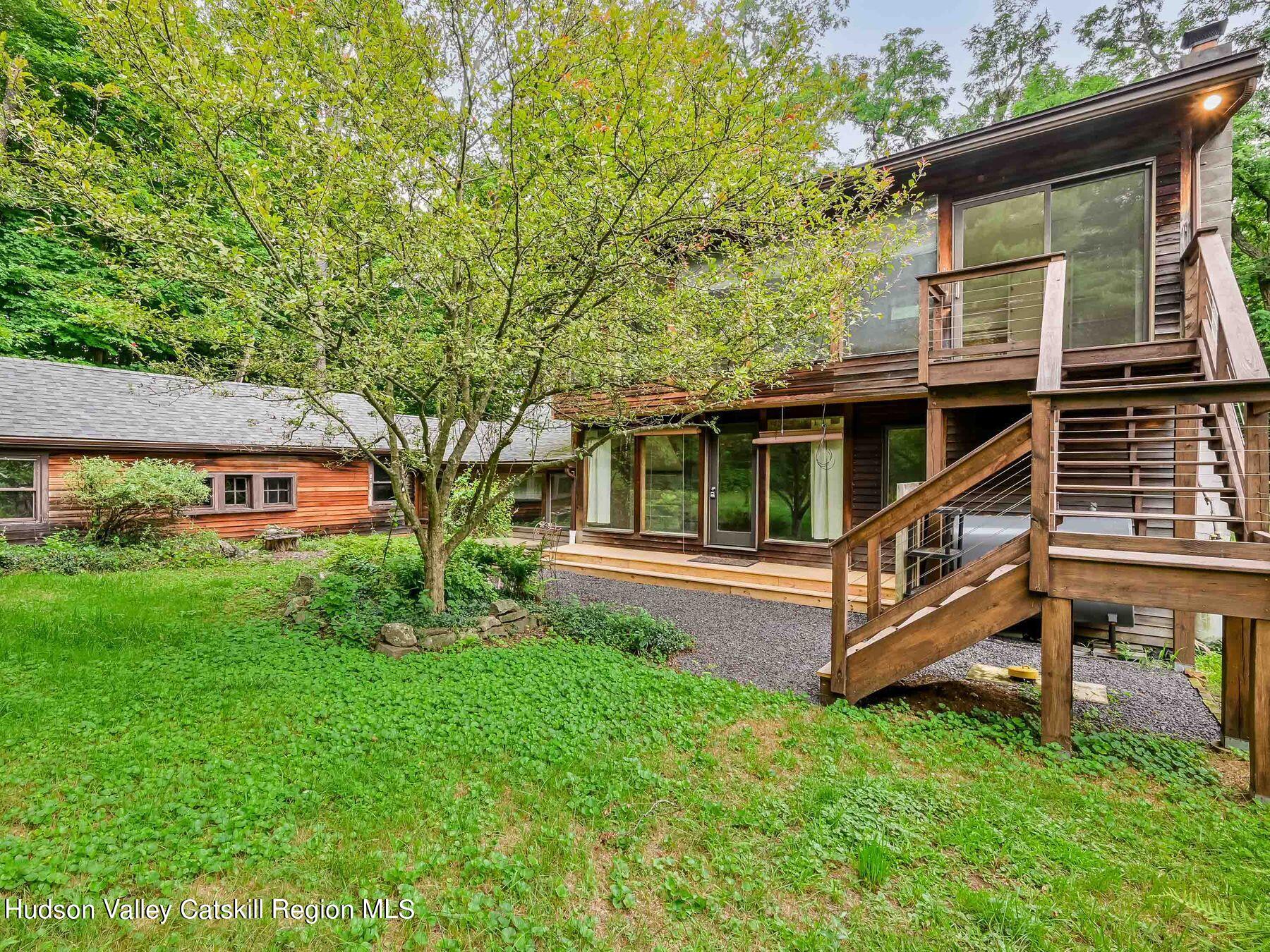 228 Plutarch Road Highland, NY 12528 - Photo 6 of 40 photo_online_006