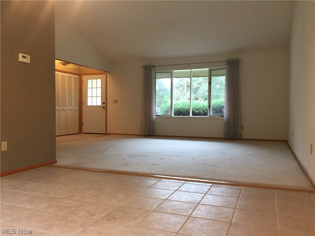 17784 Drake Road Strongsville, OH 44136 - Photo 3 of 17 Living Room