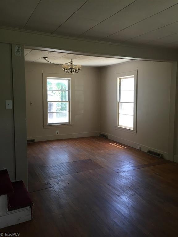 718 Forrest Street High Point, NC 27262 - Photo 3 of 7 Gallery Image 3