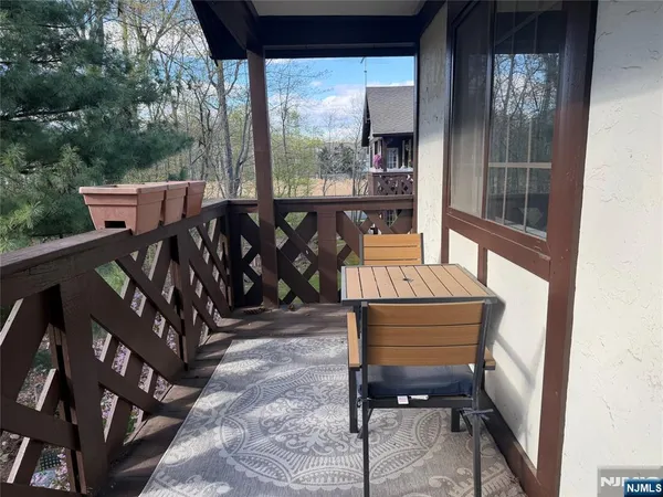 $2,585 | 2308 Hemingway Lane, Unit 2308, Mahwah, NJ 07430