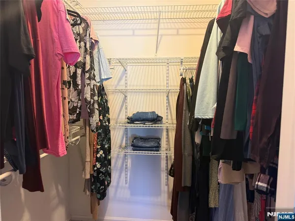 $2,585 | 2308 Hemingway Lane, Unit 2308, Mahwah, NJ 07430