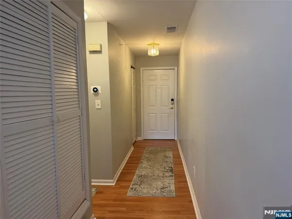 $2,585 | 2308 Hemingway Lane, Unit 2308, Mahwah, NJ 07430