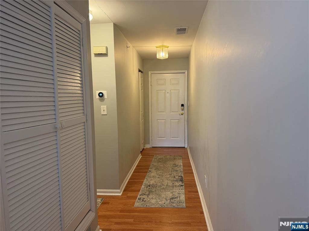 2308 Hemingway Lane, Unit 2308 Mahwah, NJ 07430 - Photo 4 of 16 a view of a bathroom