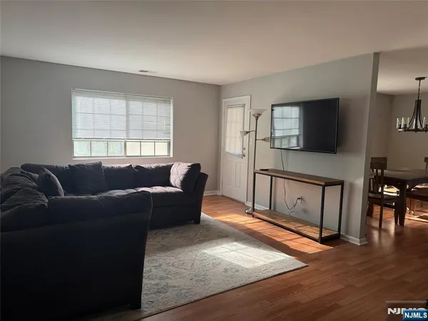 $2,585 | 2308 Hemingway Lane, Unit 2308, Mahwah, NJ 07430