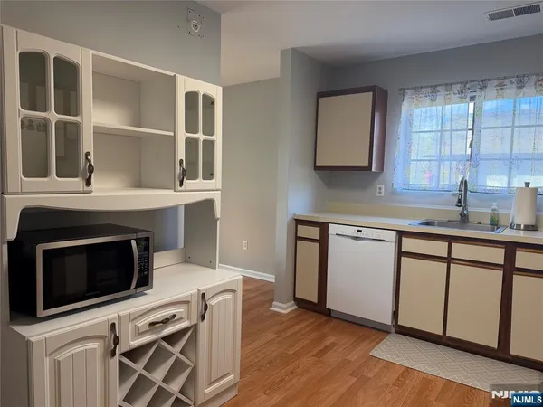 $2,585 | 2308 Hemingway Lane, Unit 2308, Mahwah, NJ 07430