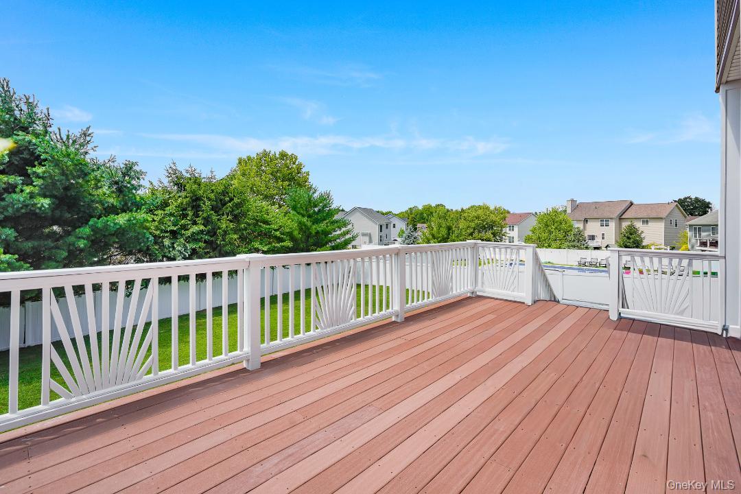 36 Thames Road Poughkeepsie, NY 12603 - Photo 27 of 36