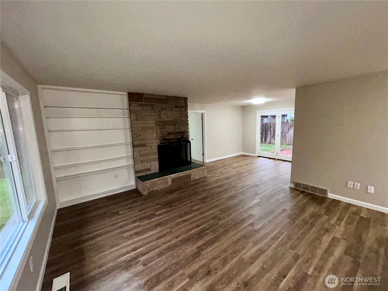 19221 100th Avenue Northeast Bothell, WA 98011 - Photo 4 of 28