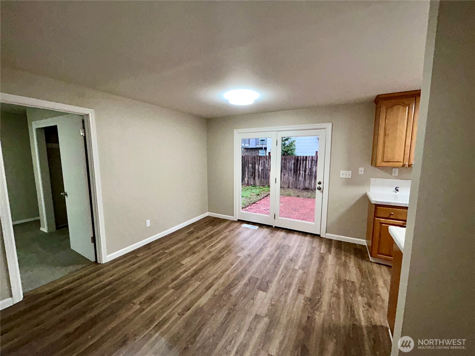 19221 100th Avenue Northeast Bothell, WA 98011 - Photo 5 of 28