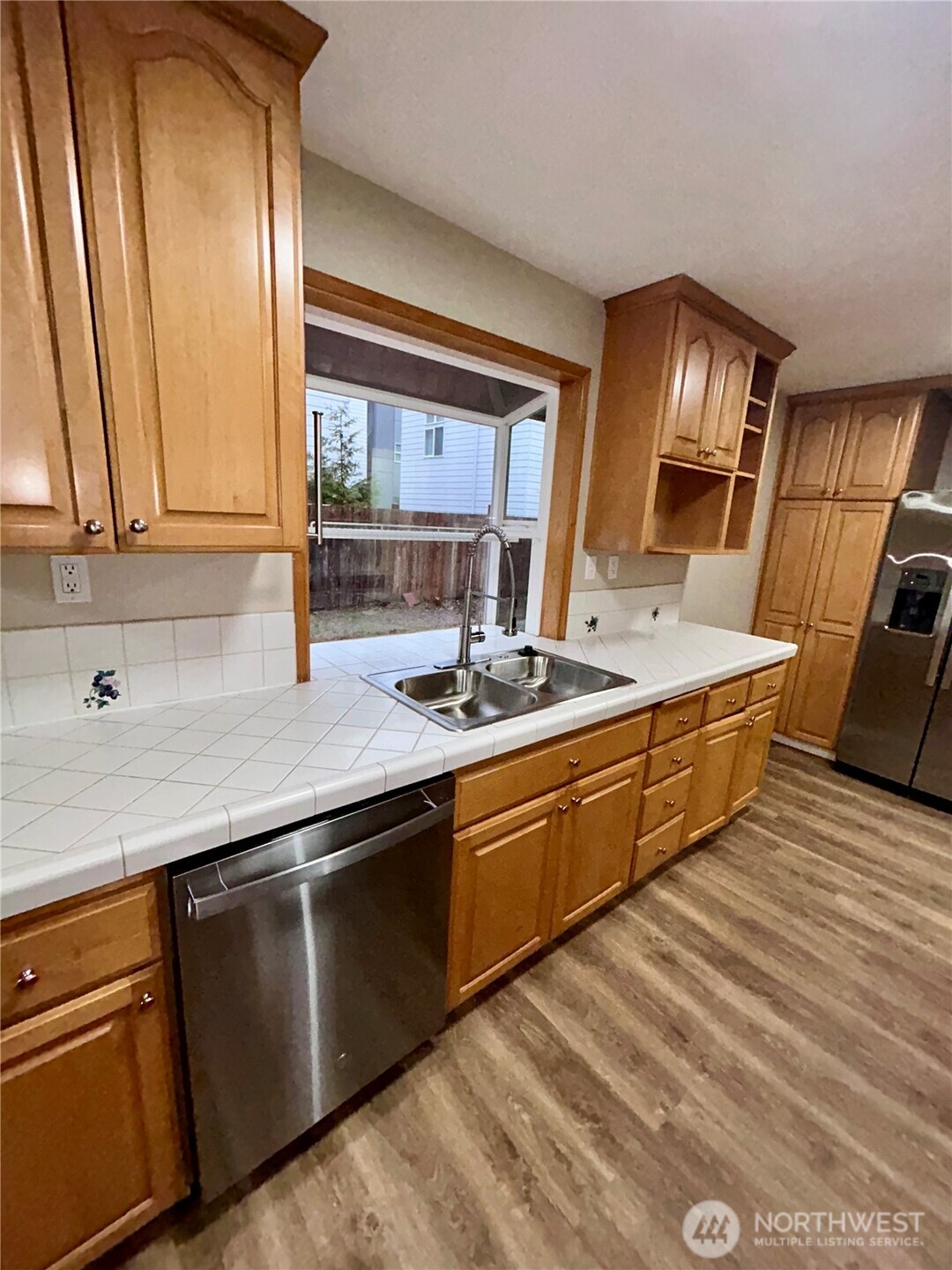 19221 100th Avenue Northeast Bothell, WA 98011 - Photo 7 of 28