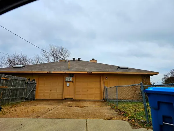 $1,900 | 2509 Stanford Street, Unit A, Rowlett, TX 75088