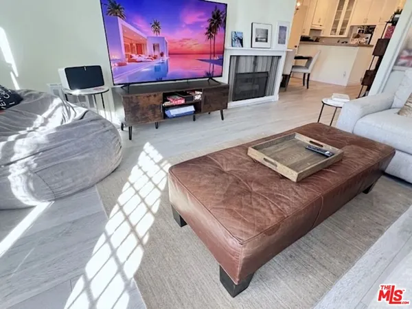$649,000 | 11645 Montana Avenue, Unit 323, Los Angeles, CA 90049