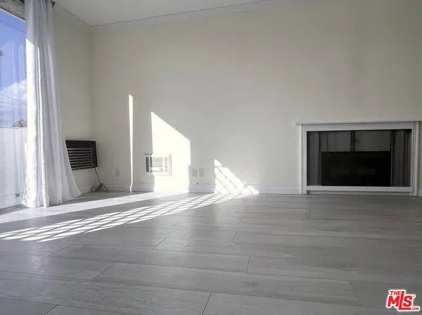 $649,000 | 11645 Montana Avenue, Unit 323, Los Angeles, CA 90049