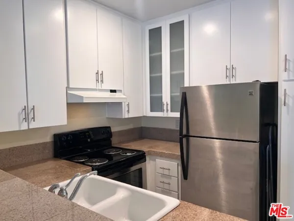 $649,000 | 11645 Montana Avenue, Unit 323, Los Angeles, CA 90049
