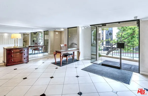 $649,000 | 11645 Montana Avenue, Unit 323, Los Angeles, CA 90049