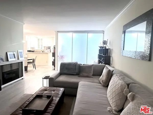 $649,000 | 11645 Montana Avenue, Unit 323, Los Angeles, CA 90049