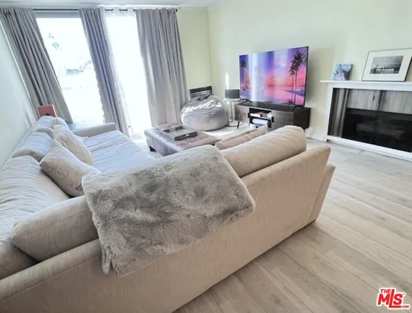 $649,000 | 11645 Montana Avenue, Unit 323, Los Angeles, CA 90049