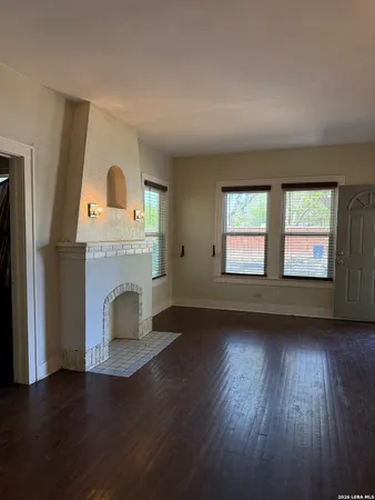 $1,500 | 630 West Gramercy Place, San Antonio, TX 78212