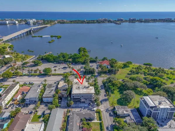 $849,000 | 129 South Golfview Road, Unit 7, Lake Worth Beach, FL 33460